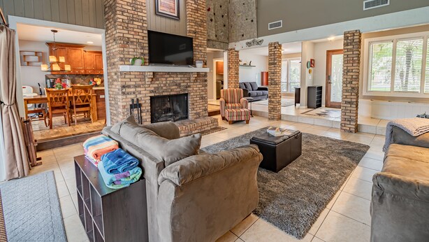 Family House | Living area - Adventure in Paradise (Longwood)
