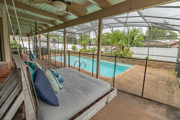 حمّام سباحة خارجي