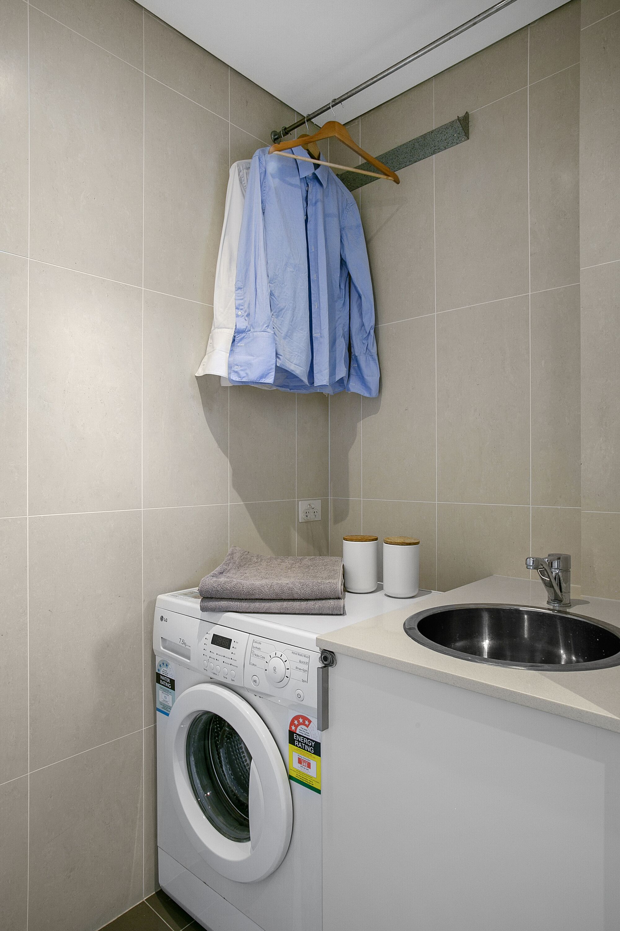 Luxury Manly beach house with pool — image 6