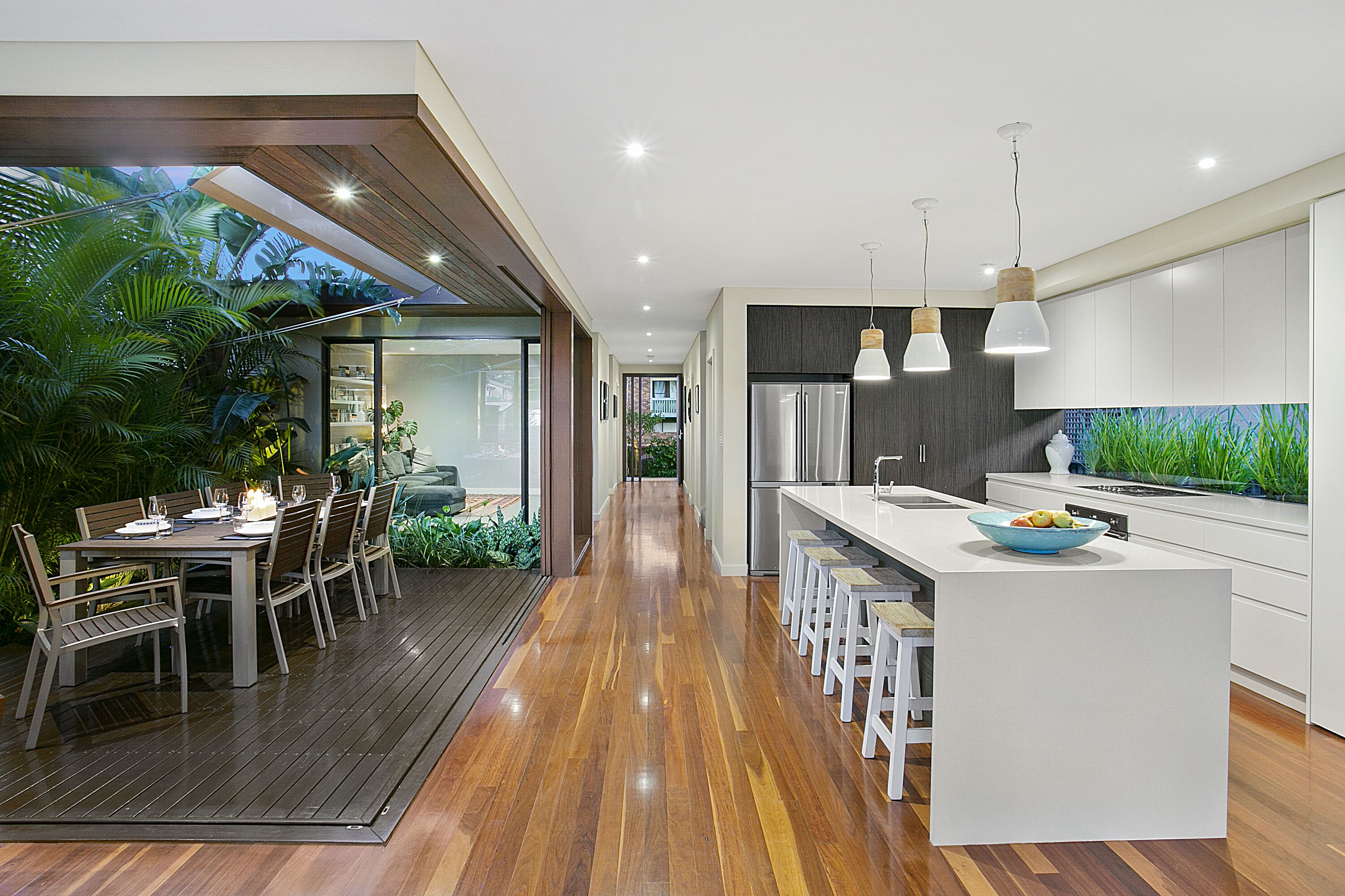 Luxury Manly beach house with pool — image 14