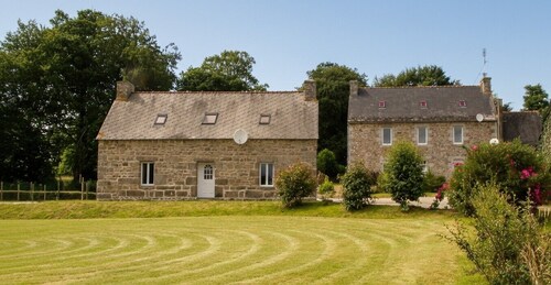 Fabulous Farmhouse & Gite with Pool & Games Room. GREAT FOR LARGER FAMILY GROUPS