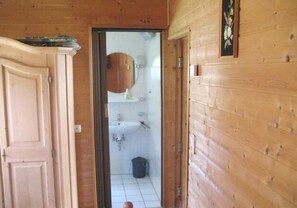 Een douche, handdoeken