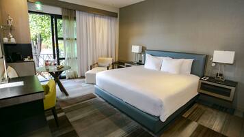 DELUXE KING MANGO GARDEN | Ropa de cama de alta calidad y minibar