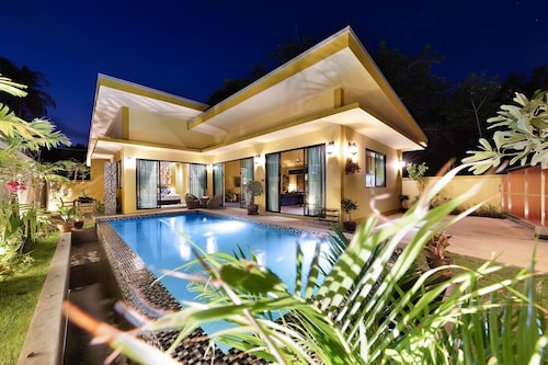 Tropical tranquility in Samui.3 Bedroom villa with private pool. Baan Putahracsa