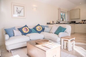 TV - Hill Stables, Ufford (Woodbridge)