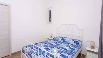 2 bedrooms, bed sheets