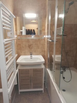 Bathtub