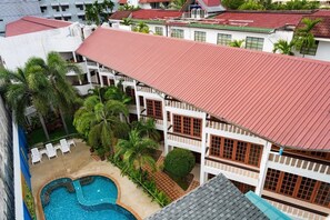 Outdoor pool - Neptuna Hotel by Maduzi (Patong)