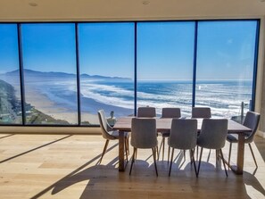 Outdoor dining - Unbelievable, unobstructed ocean views, sleeps 10!! (Tillamook)