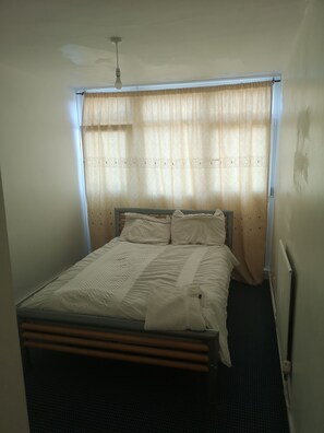 2 soverom, strykejern/-brett, wi-fi og sengetøy