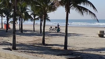 Na praia