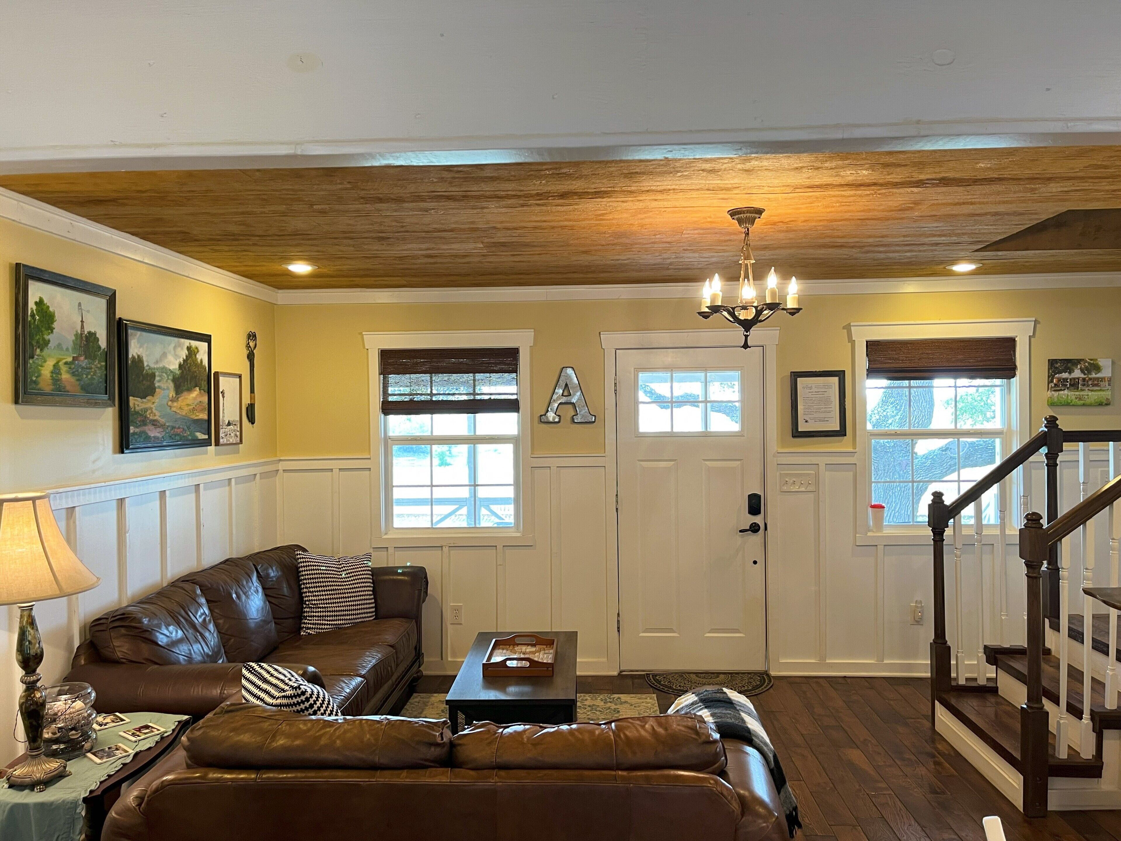 family house | living area | books
