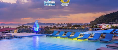 3 bars/lounges, 2 poolside bars, swim-up bar