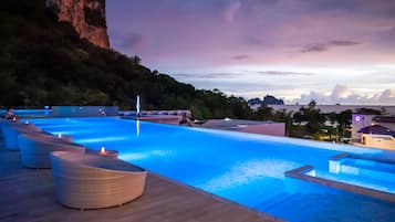 2 outdoor pools, open 8:00 AM to 8:00 PM, sun loungers