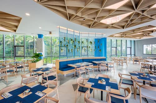 Daily buffet breakfast for a fee
