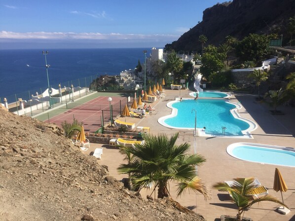 Outdoor pool, a heated pool