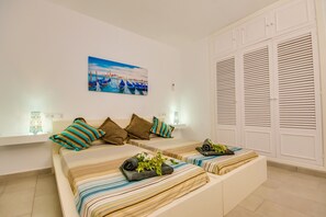 2 makuuhuonetta, silitysrauta/-lauta, ilmainen Wi-Fi, vuodevaatteet