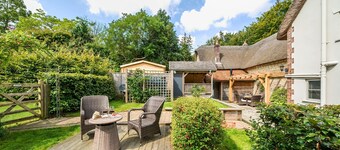 Lane's End è situato in un grazioso borgo nella gloriosa campagna del Dorset.