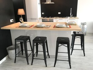 Kühlschrank, Ofen, Herdplatte, Geschirrspüler