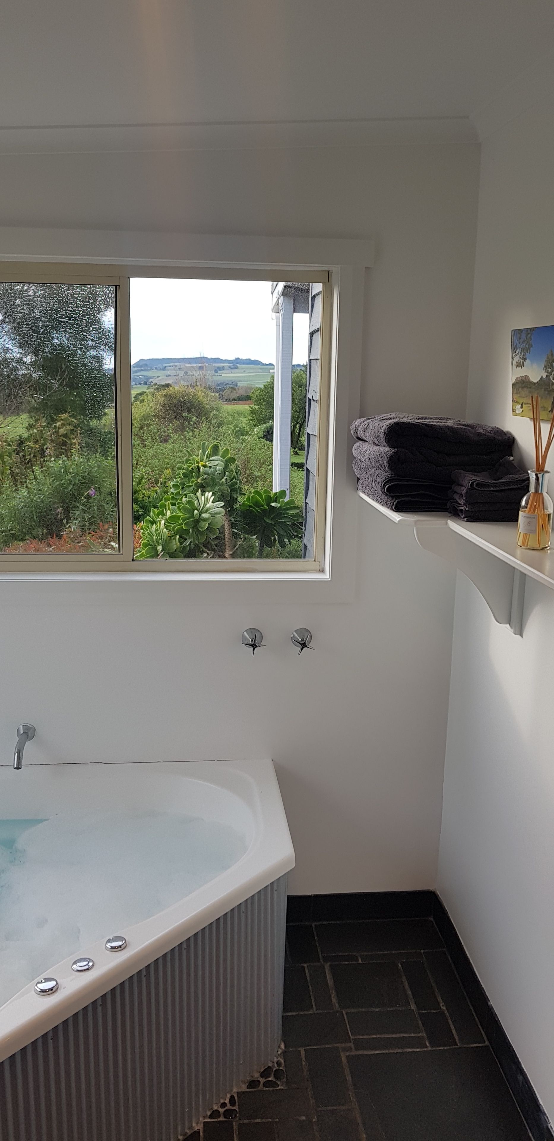 Jetted tub