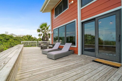 Crescent Lookout Spectacular Pristine Oceanfront home sleeps 16
