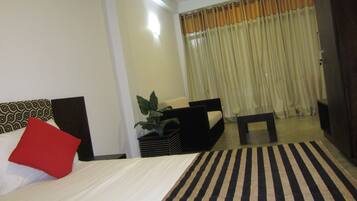 Deluxe Double Room | Desk, laptop workspace, rollaway beds, free WiFi