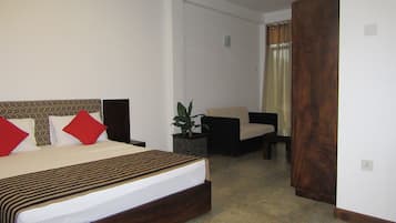 Deluxe Double Room | Desk, laptop workspace, rollaway beds, free WiFi