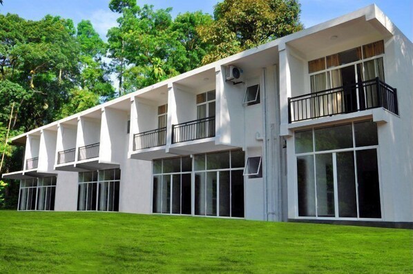 Fachada de la propiedad