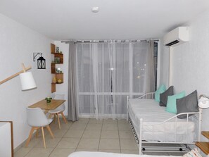 In-room safe, iron/ironing board, WiFi, bed sheets