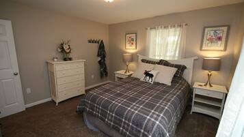 3 bedrooms, iron/ironing board, free WiFi, bed sheets