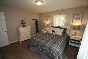 3 bedrooms, iron/ironing board, free WiFi, bed sheets