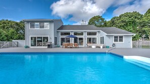 Et oppvarmet basseng