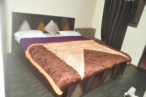 Deluxe Double Room | Free WiFi
