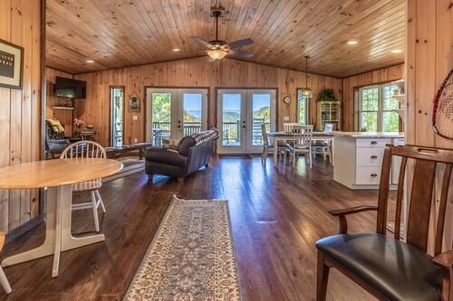 Mountain Views - Hot Tub - Fire Pit - 4WD-AWD