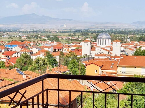 Nice and cosy apartment with a breathtaking view of Florina.