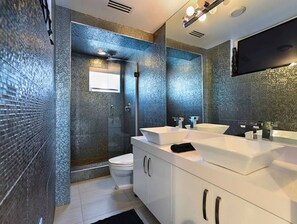 Bathroom - Villa Alda Estate (North Bay Village)