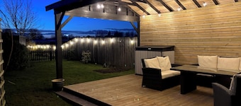 Quiet setting with secure gated parking, children's play area & farm animals