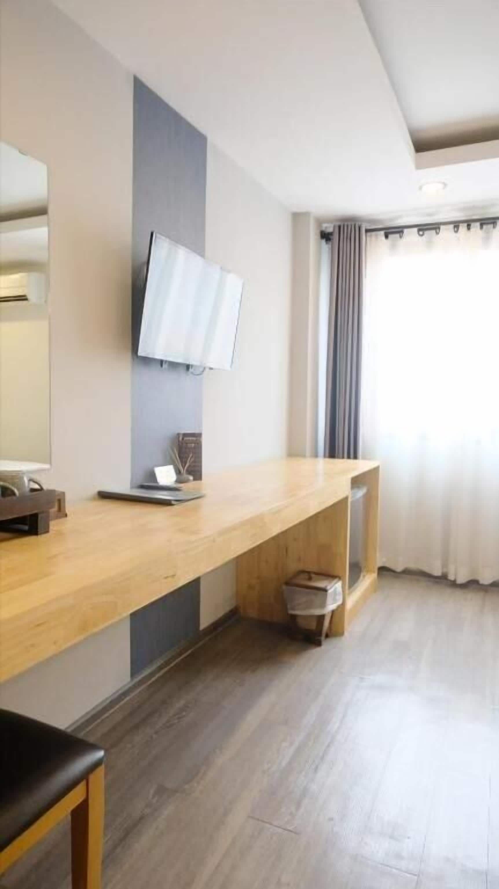 Matelas Select Comfort, bureau, rideaux occultants, Wi-Fi gratuit