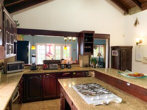 Fridge, microwave, oven, coffee/tea maker