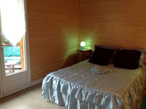 2 bedrooms, in-room safe, free WiFi, bed sheets