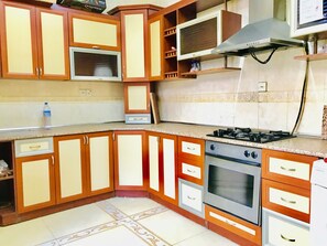 Fridge, microwave