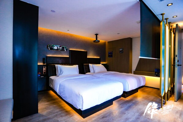 Decoración personalizada, muebles diferentes y cortinas blackout