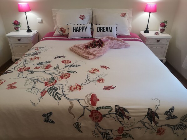 1 bedroom, in-room safe, desk, iron/ironing board