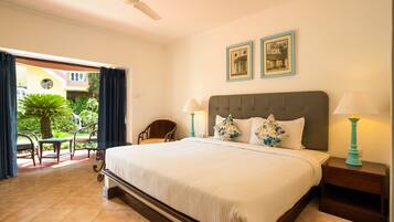 Rom – deluxe | Minibar, safe på rommet, individuelt innredet og skrivebord