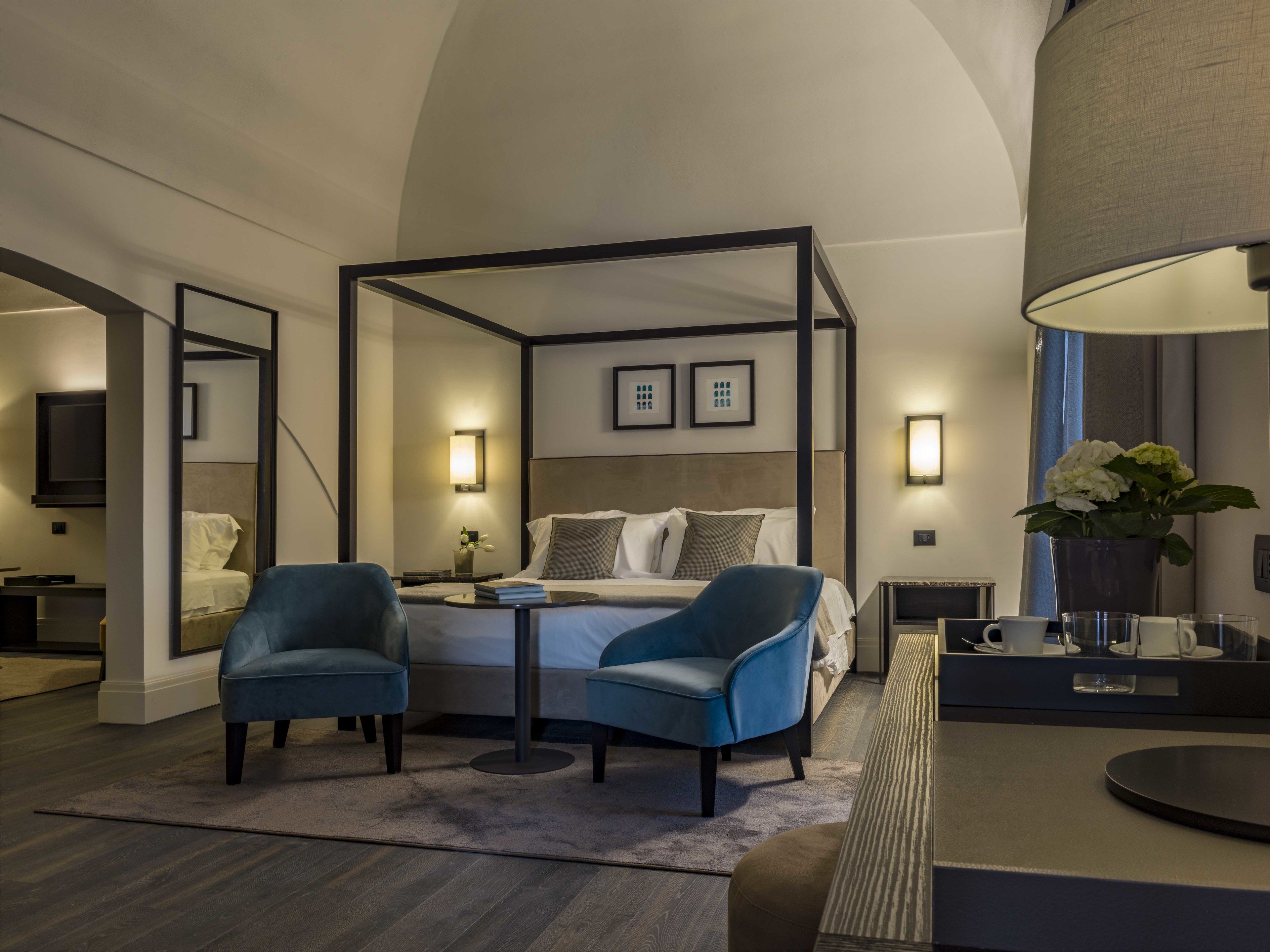 suite | 1 bedroom, premium bedding, minibar, in-room safe