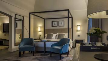 Suite | Biancheria da letto di alta qualità, minibar, una cassaforte in camera