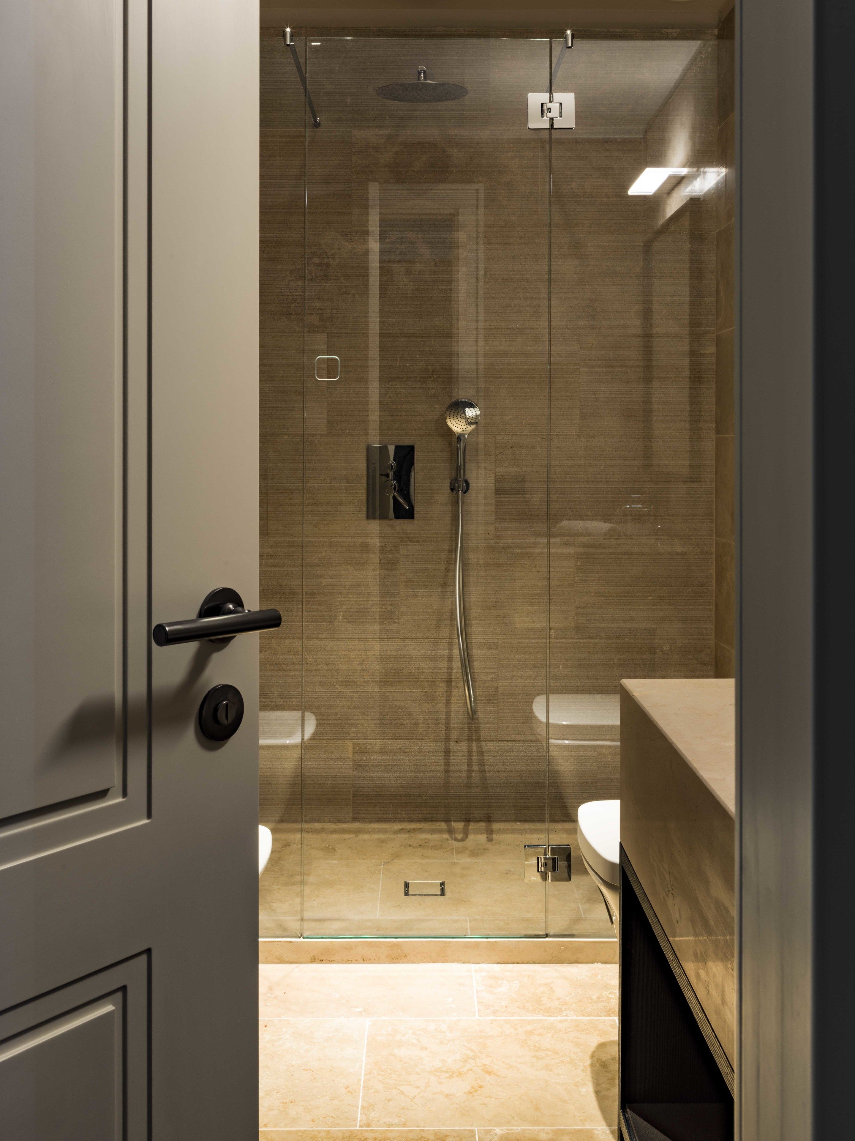 junior room, sea view | bathroom shower