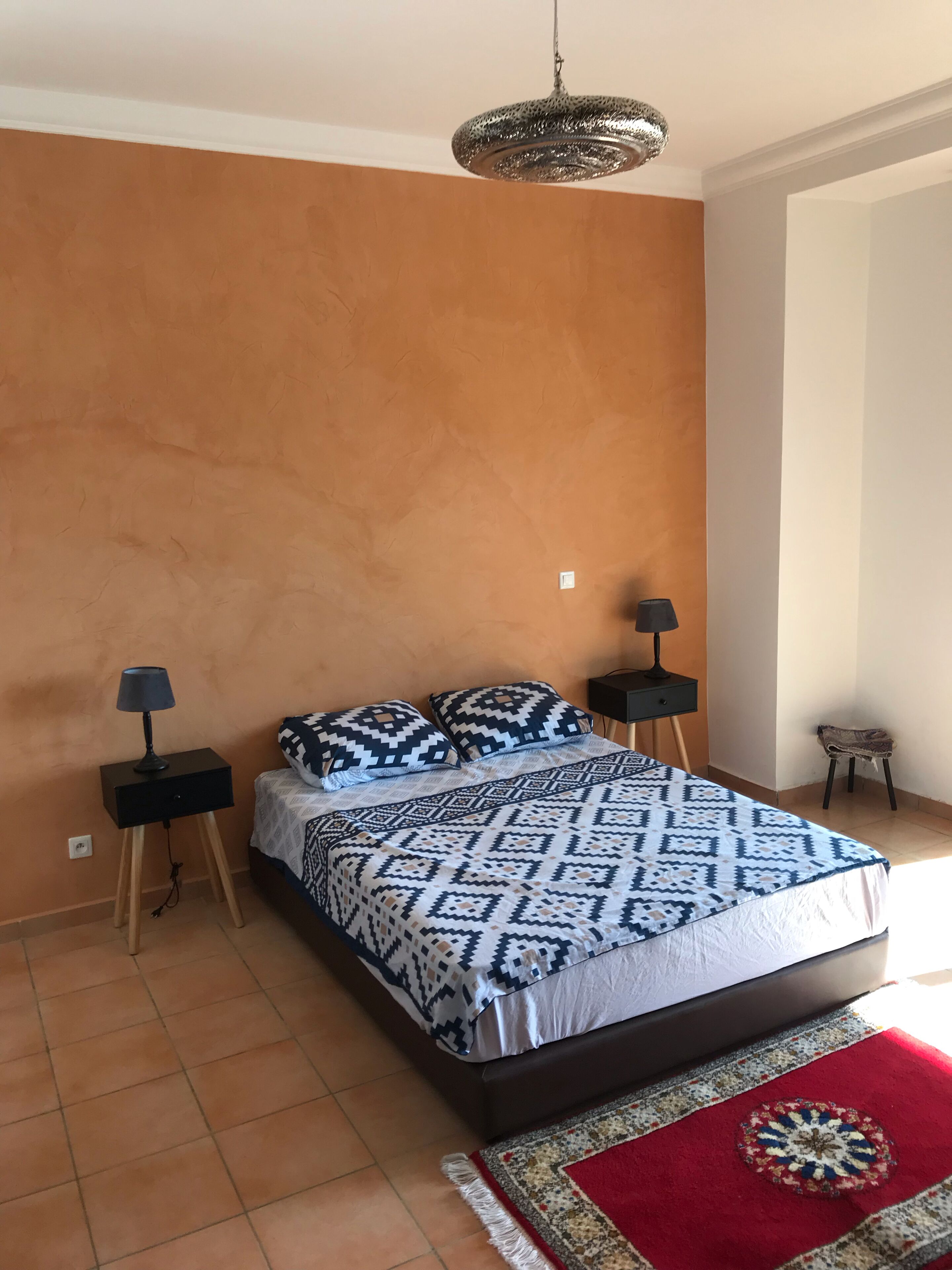 2 chambres, fer et planche à repasser, Wi-Fi, draps fournis