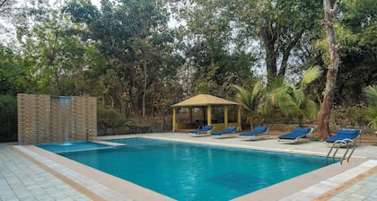 Treebo Premium Mowgli's Den, Pench