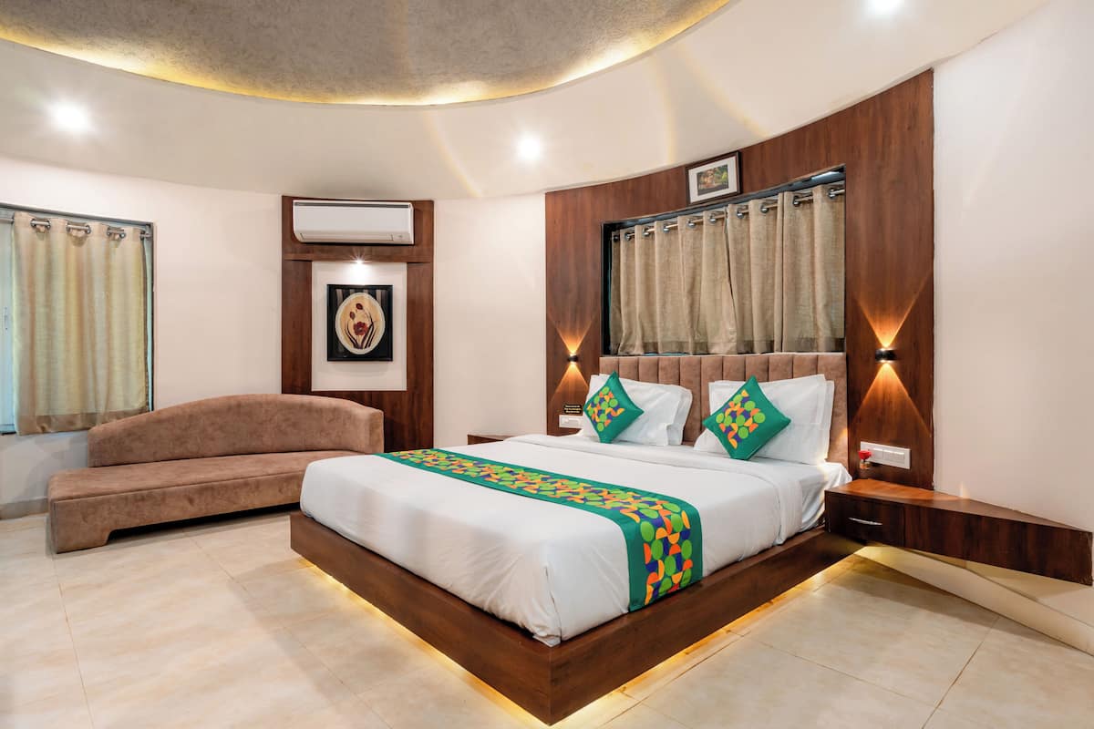 Deluxe Rooms with Balcony and Forest View